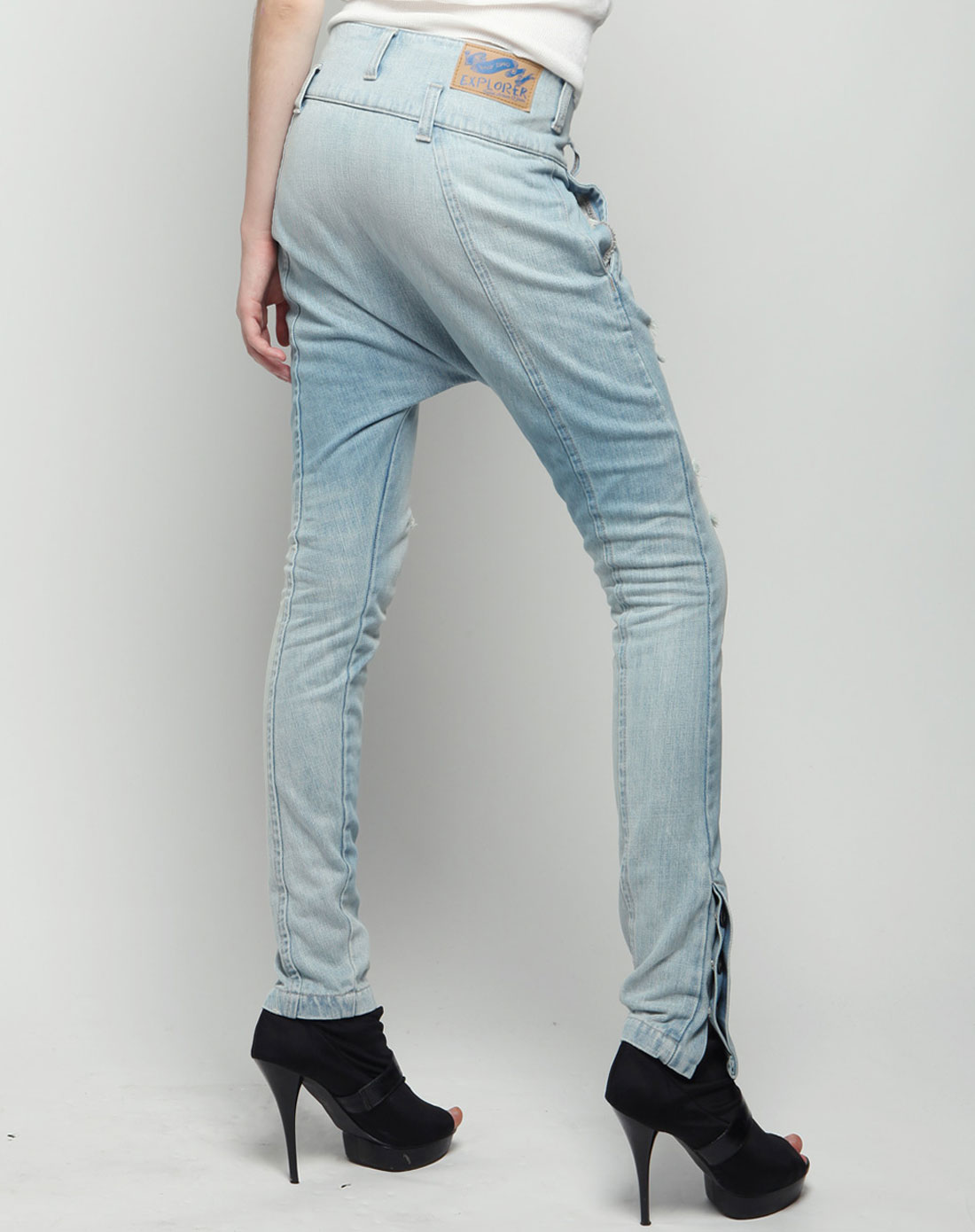 品牌-6--夜场ERQ 浅蓝色低腰落裆窄脚裤EWK