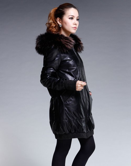 巴迪奥BRADIO-女装专场黑色绵羊皮连帽长袖