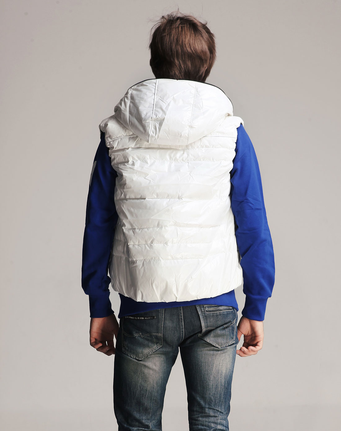 本白色连帽羽绒背心_艾夫斯itisf4男款专场特价