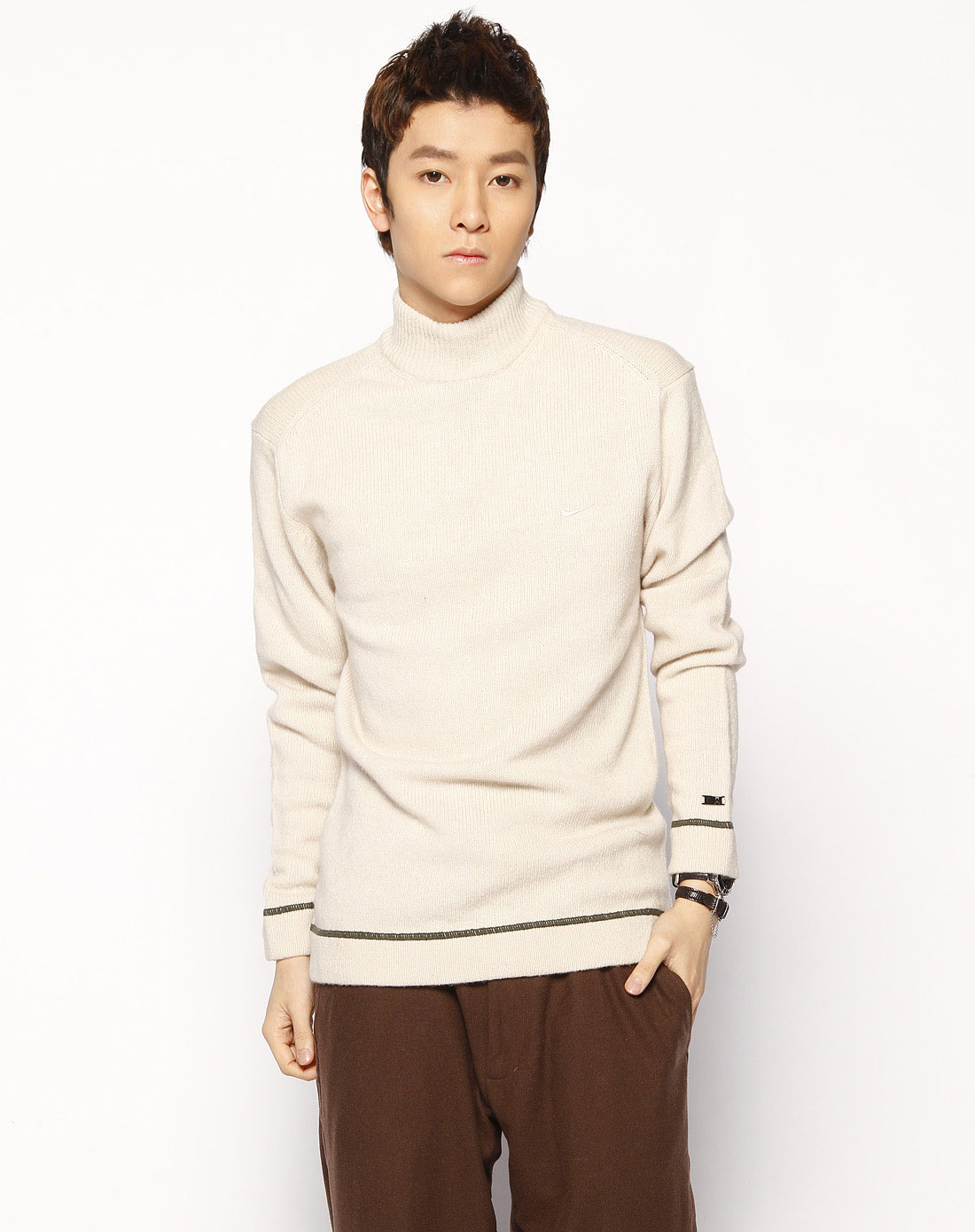 男款米色<em>中领毛衣</em>