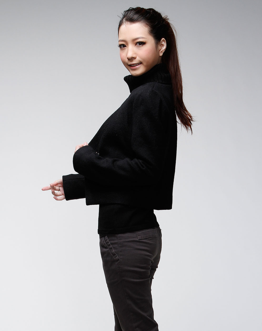 三彩丽雪黑色短装长袖外套