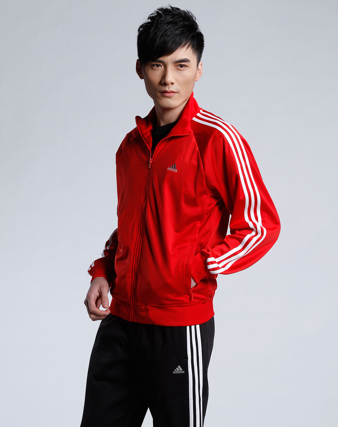 <em>阿迪达斯adidas男款</em>红色运动长袖<em>外套</em>609174
