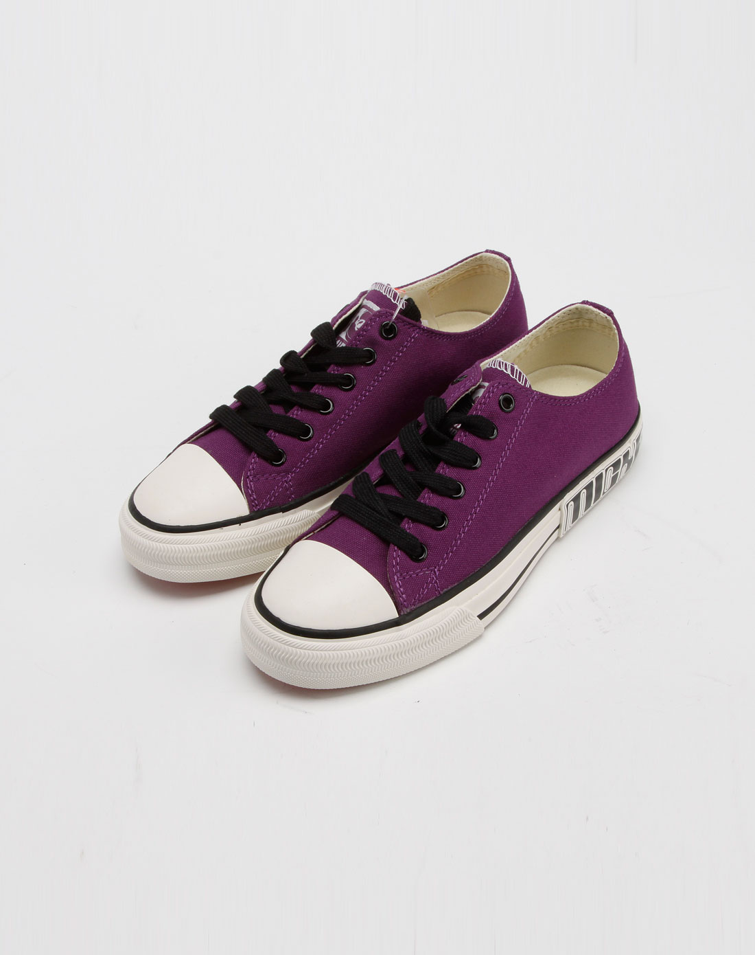 女款紫色帆布鞋