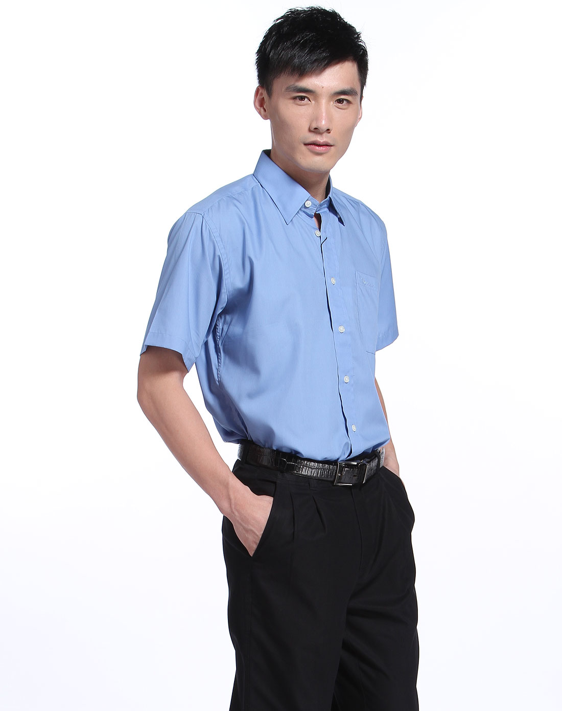 男款蓝色翻领短袖衬衫