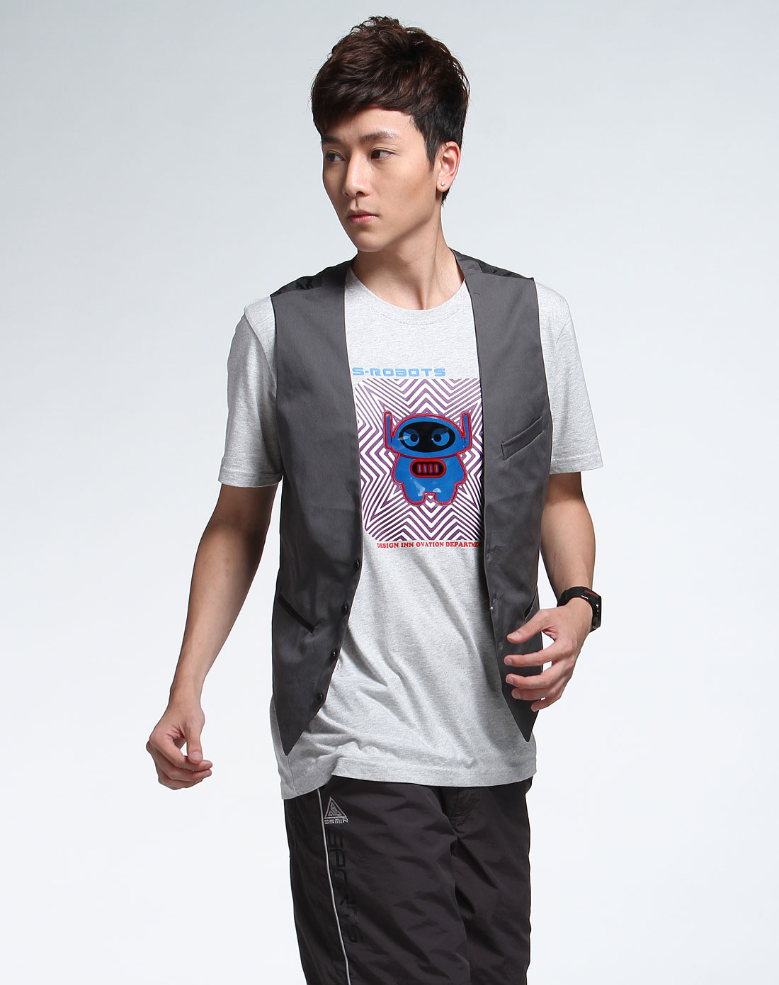 森马灰色时尚简约马甲