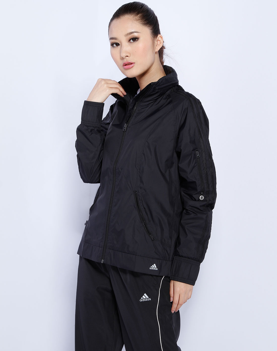 <em>阿迪达斯adidas女款黑色</em>运动长袖<em>外套</em>E17172