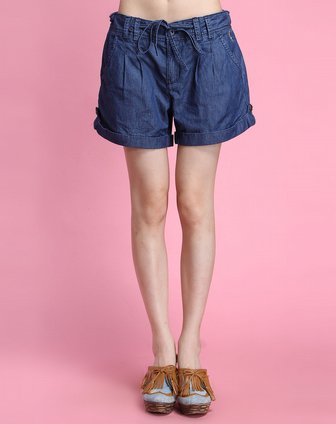 熊维尼Winnie The Pooh浅蓝色休闲<em>牛仔短裤</em>_唯