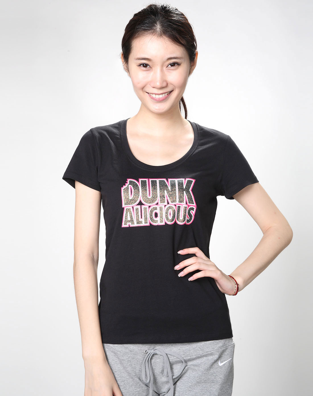 耐克NIKE女款黑色短袖<em>T恤</em>366347-010_唯品会