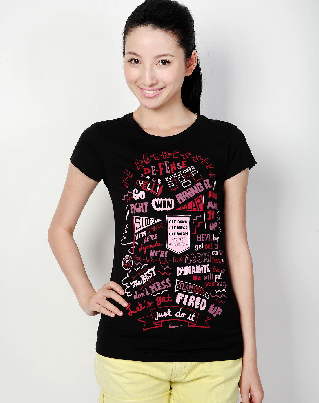 耐克Nike女款黑色图案短袖T恤433339-010