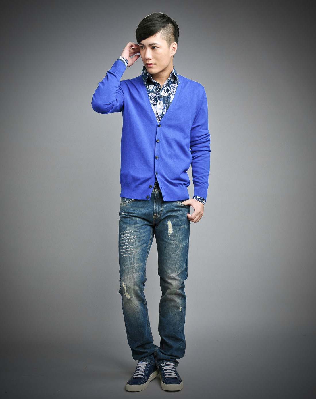 唯品会<em>毛衣</em>外套完整版唯品会<em>毛衣</em>外套高清