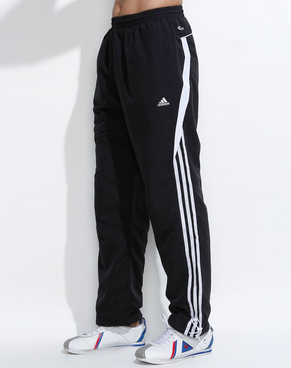 阿迪达斯adidas男款黑色运动长裤084168