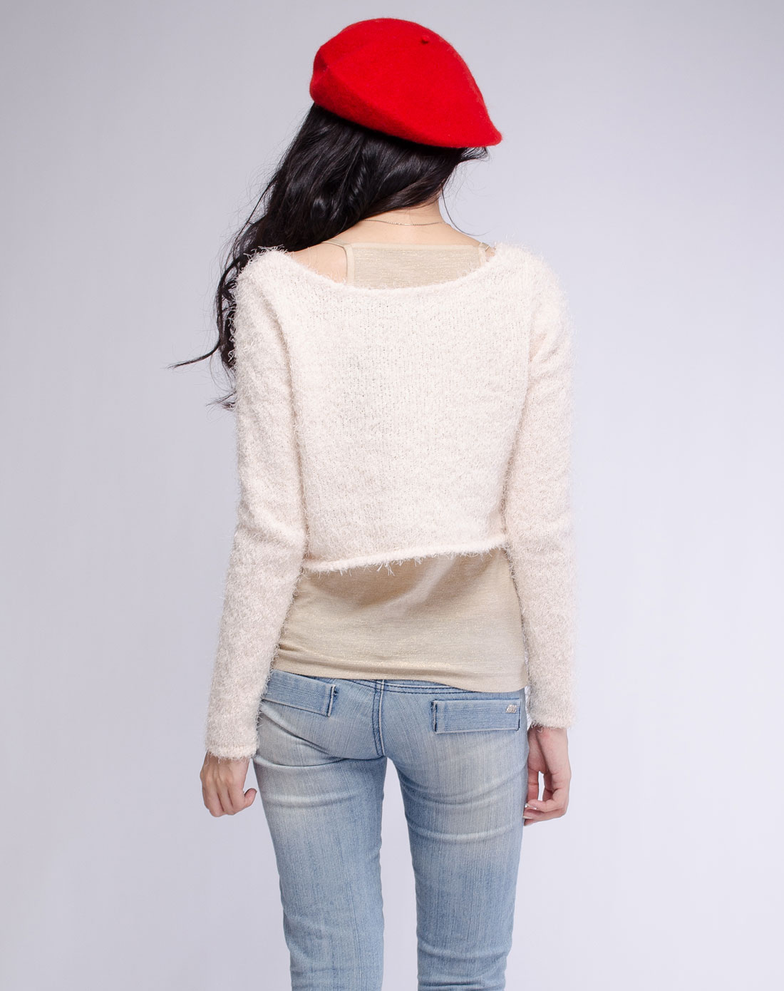 艾金诺USS AZINO-白色超短款蓬松毛衣G4880