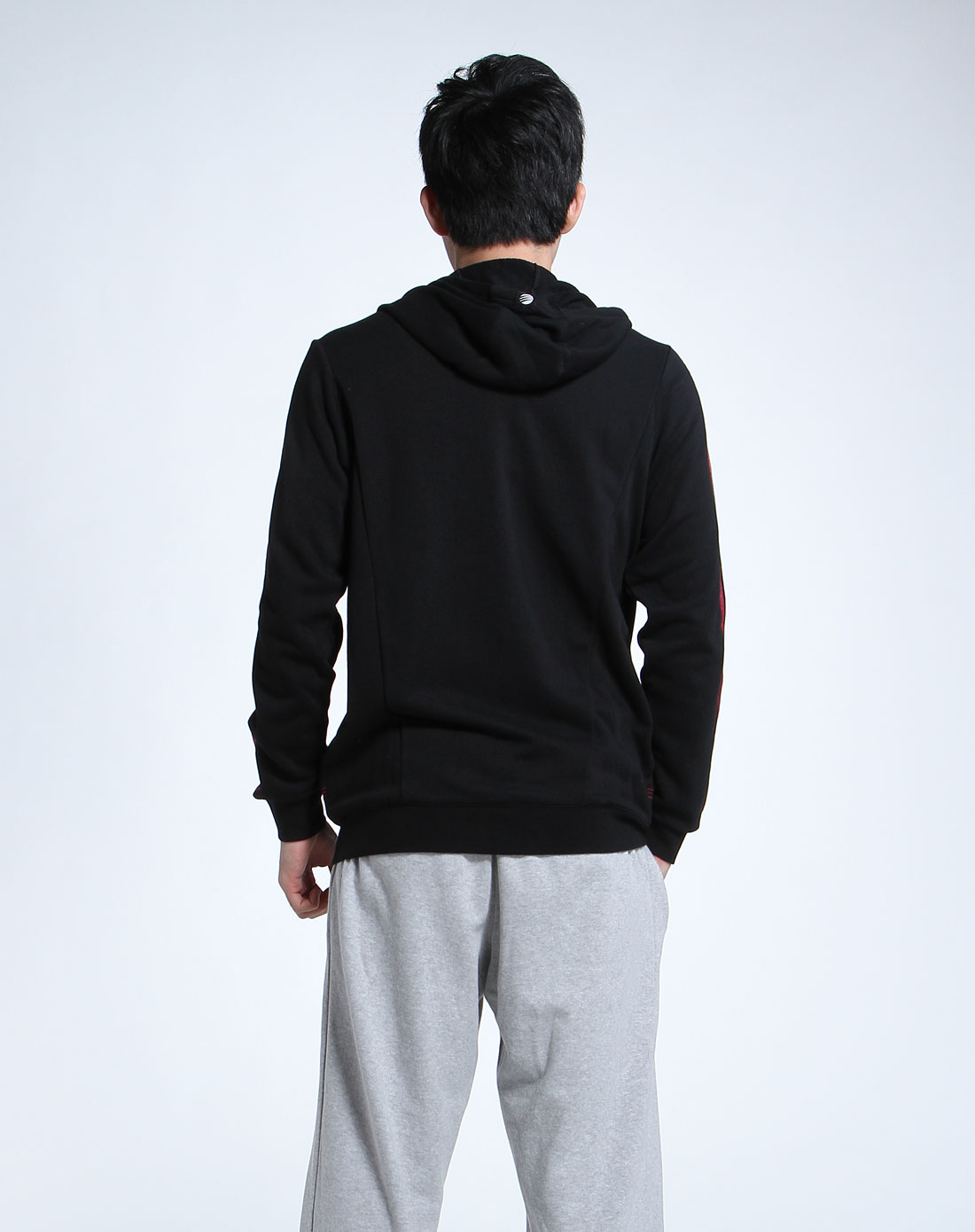 阿迪达斯adidas男款<em>黑色长袖针织</em>连帽<em>开衫</em>P8