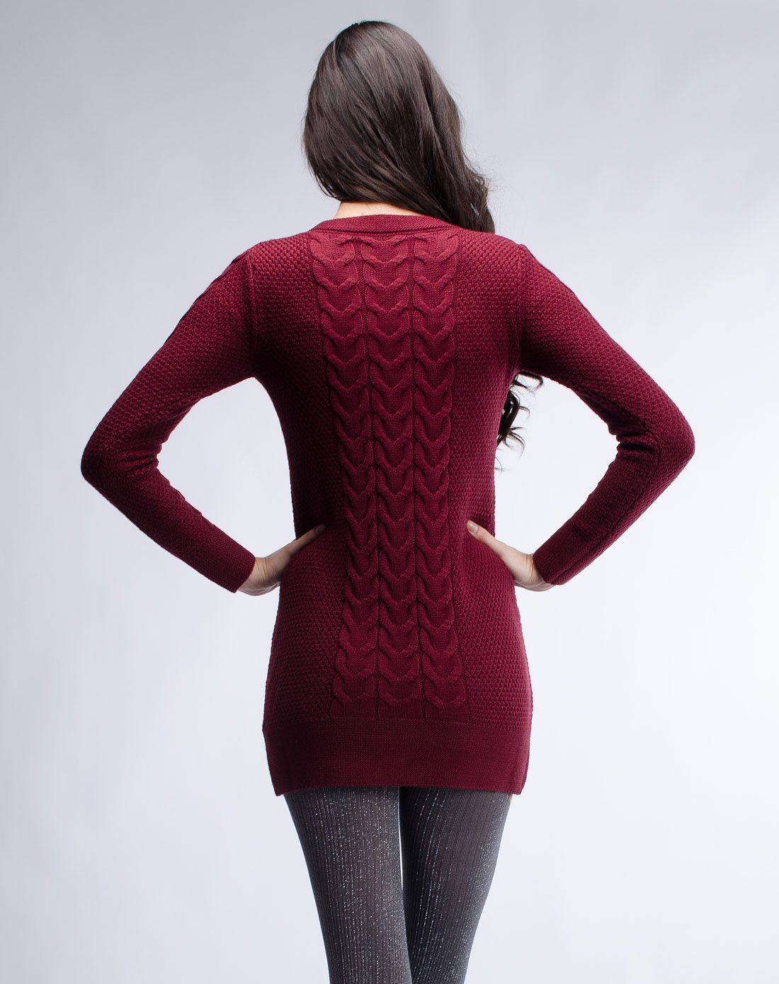 queen<em>枣红色</em>简约时尚长袖<em>毛衣</em>2d5450