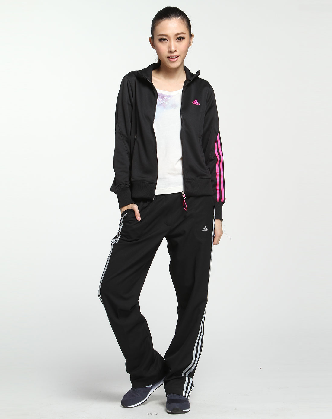 阿迪达斯adidas黑色拉链经典款时尚长袖外套P73181_