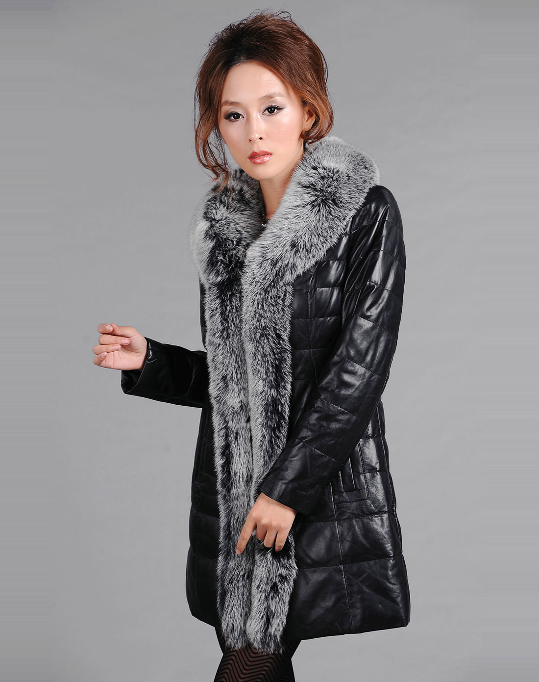 中长款狐狸毛衣羽绒