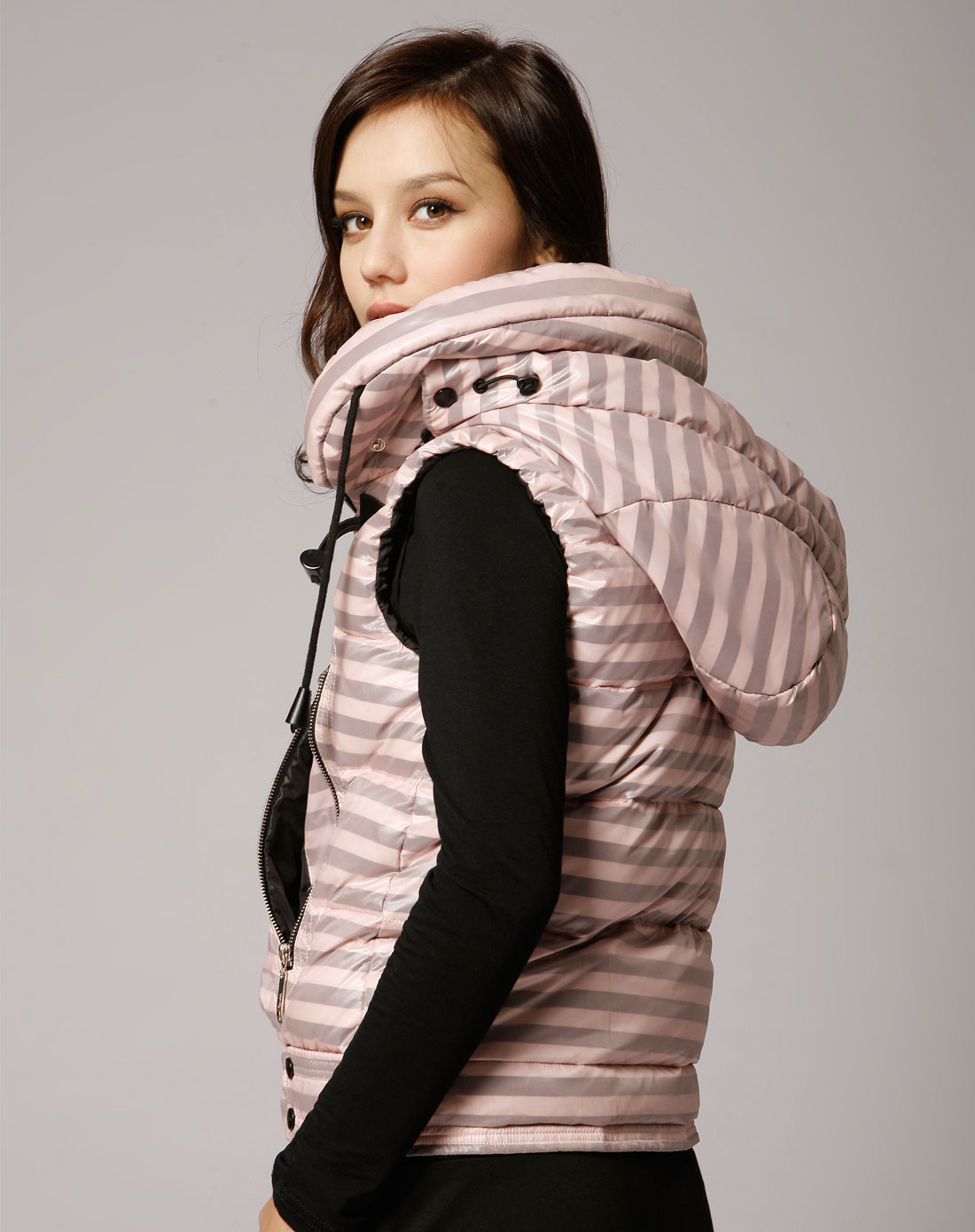 皮尔·卡丹pierre cardin<em>羽绒服</em>男女女款粉色背