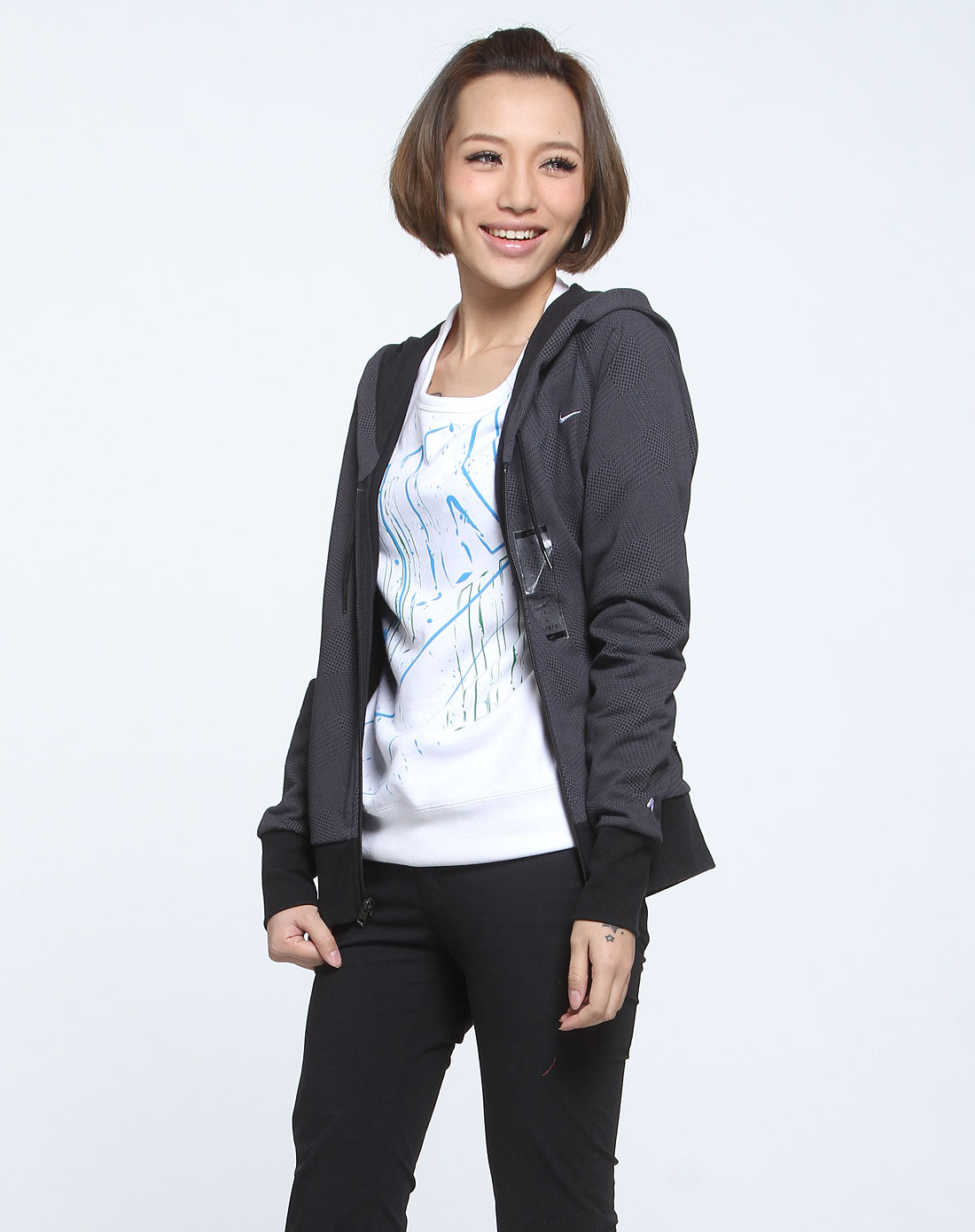 <em>耐克Nike</em>女款黑色<em>休闲</em>个性长袖连帽<em>外套</em>3995
