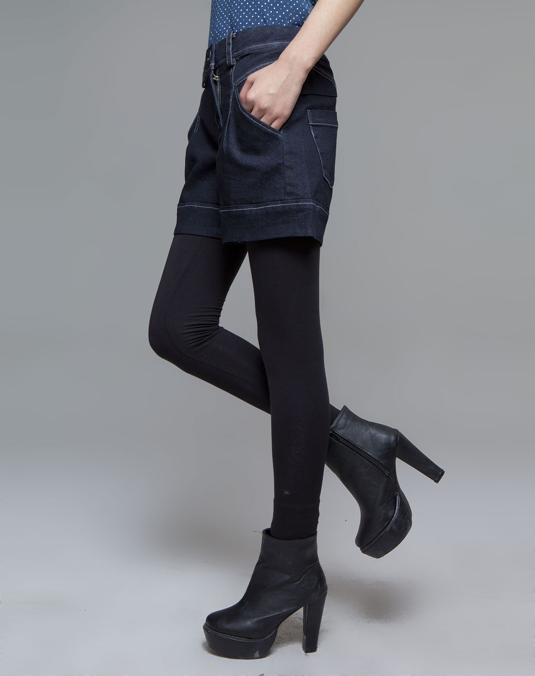 清茶CLEARTEA<em>女款</em>深蓝<em>休闲牛仔短裤</em>QCA4