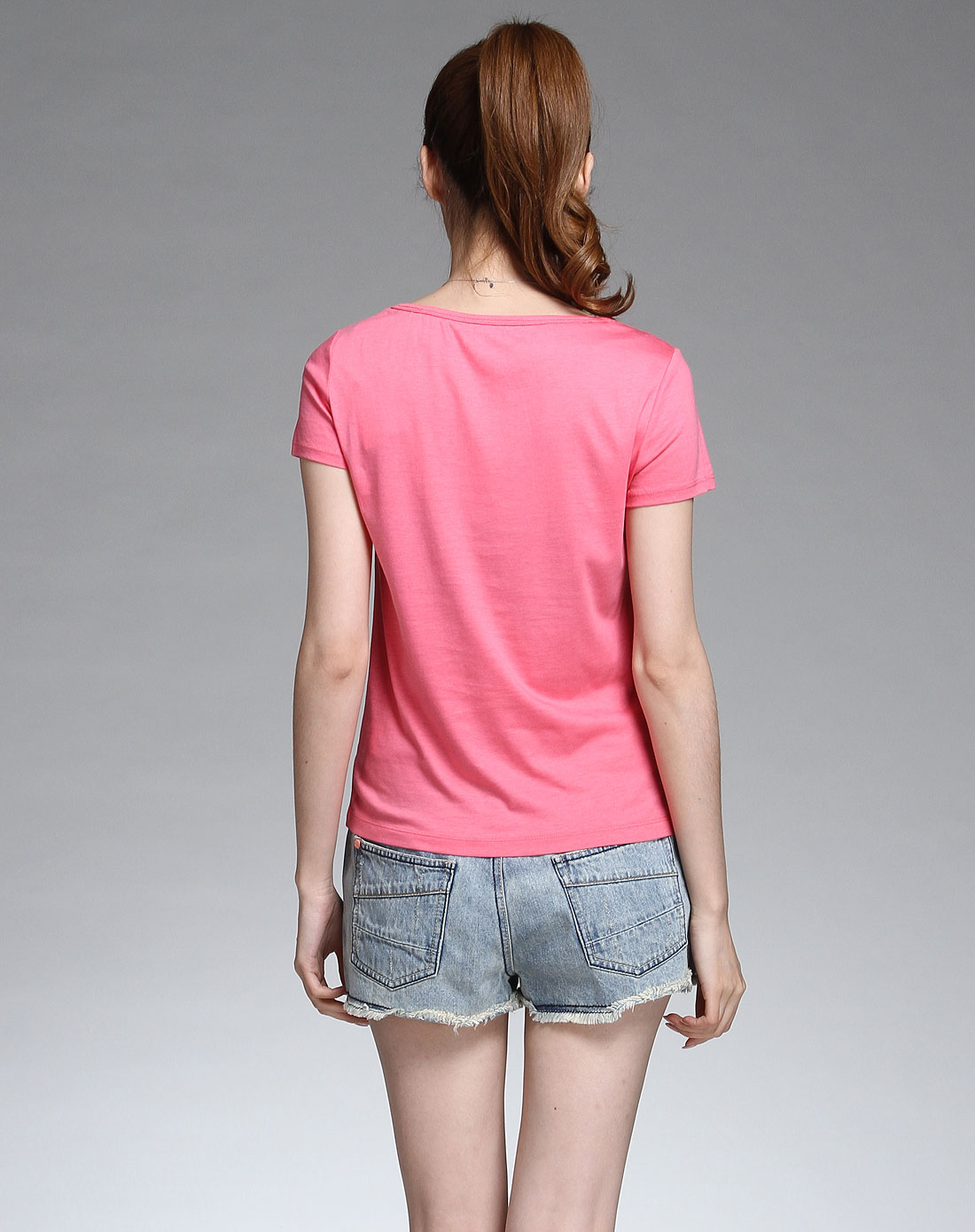 粉红色圆领印花短袖t恤