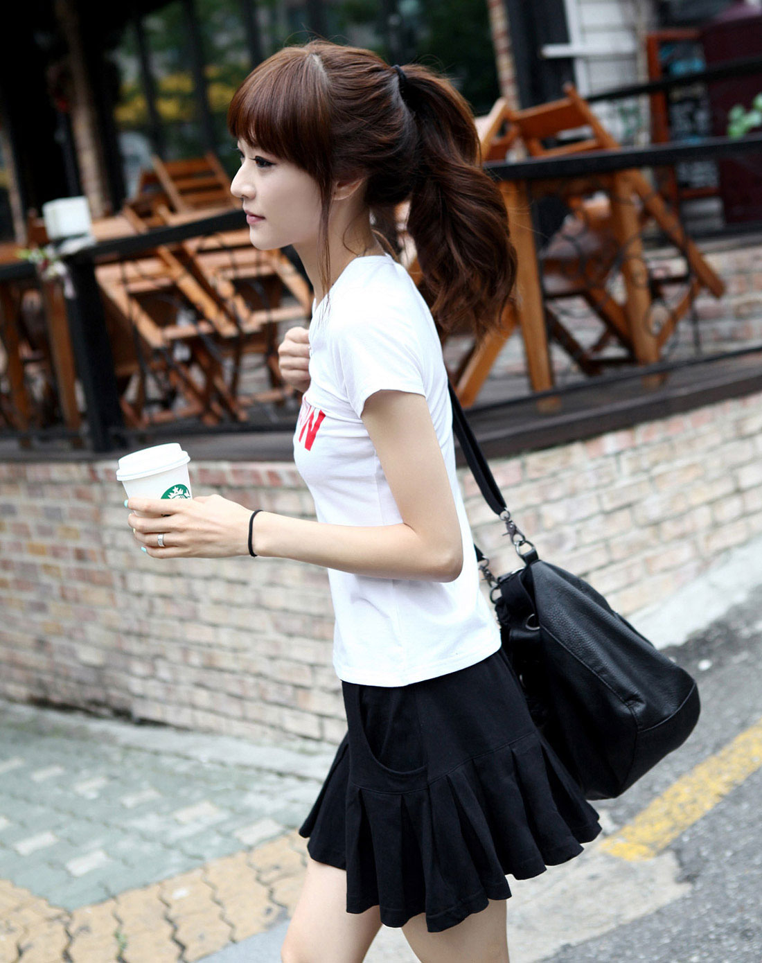 黑色百褶迷你超短裙