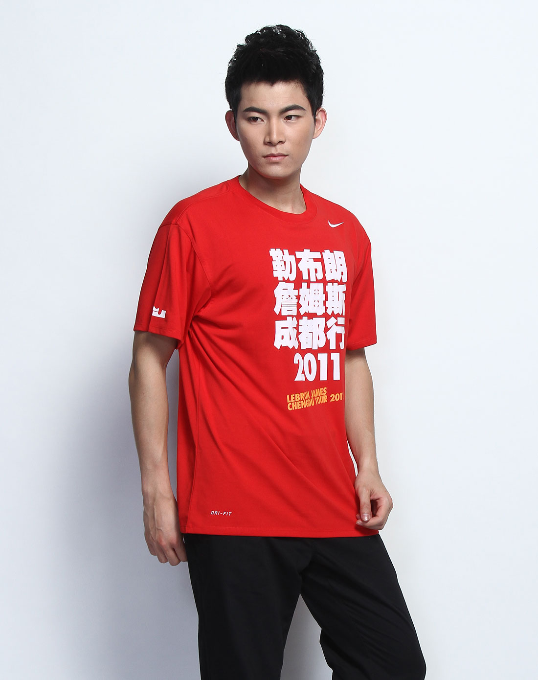 耐克Nike红色詹姆斯成都行纪念行圆领短袖T恤