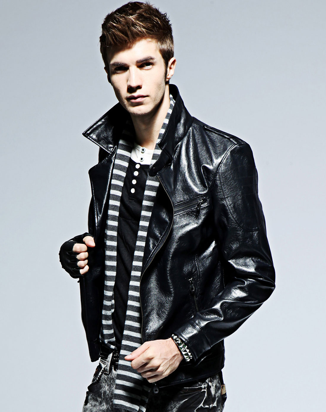 简时尚品justyle-男装专场男款藏青色斜拉翻领水洗皮夹克