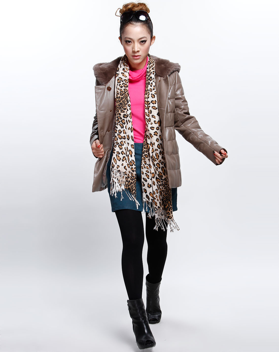 阿格纳dutti original女装女款卡其色短款皮羽绒服