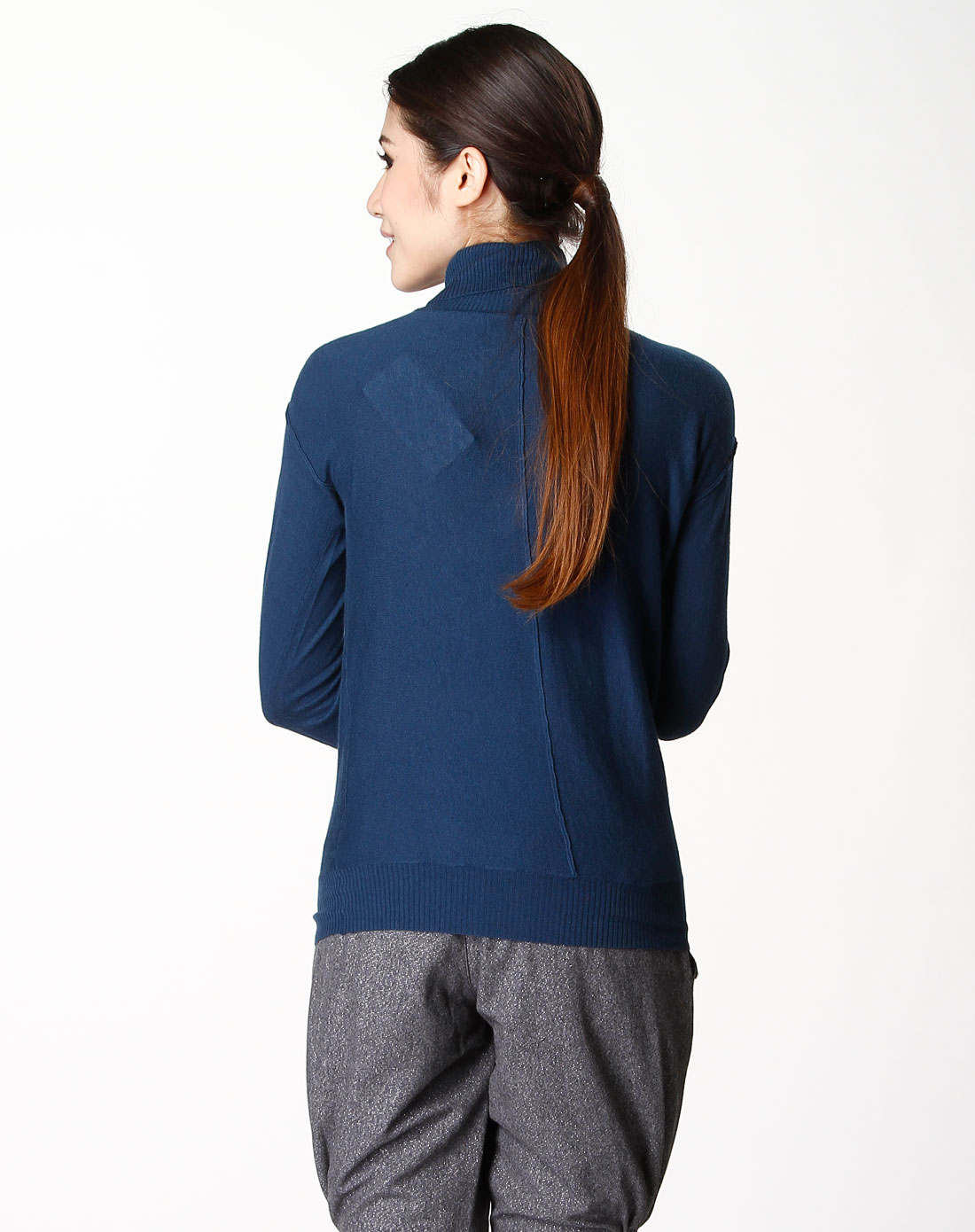 mo&co深蓝色高领简约长袖毛衣