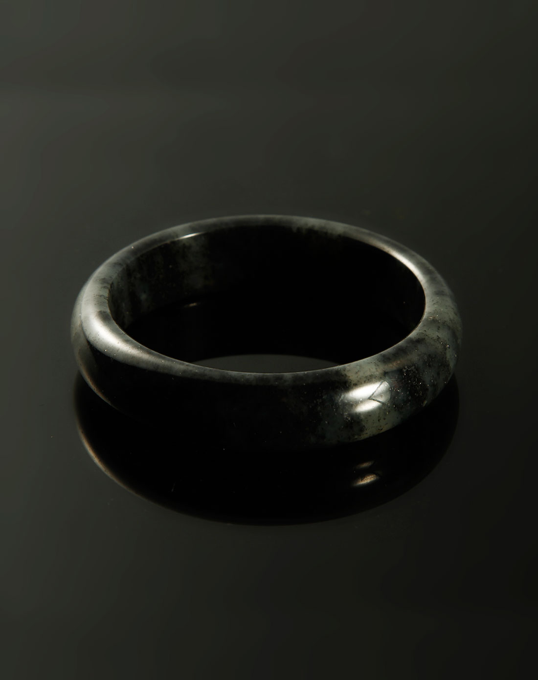 宝玉石贵重黑灰色和田玉手镯-青花