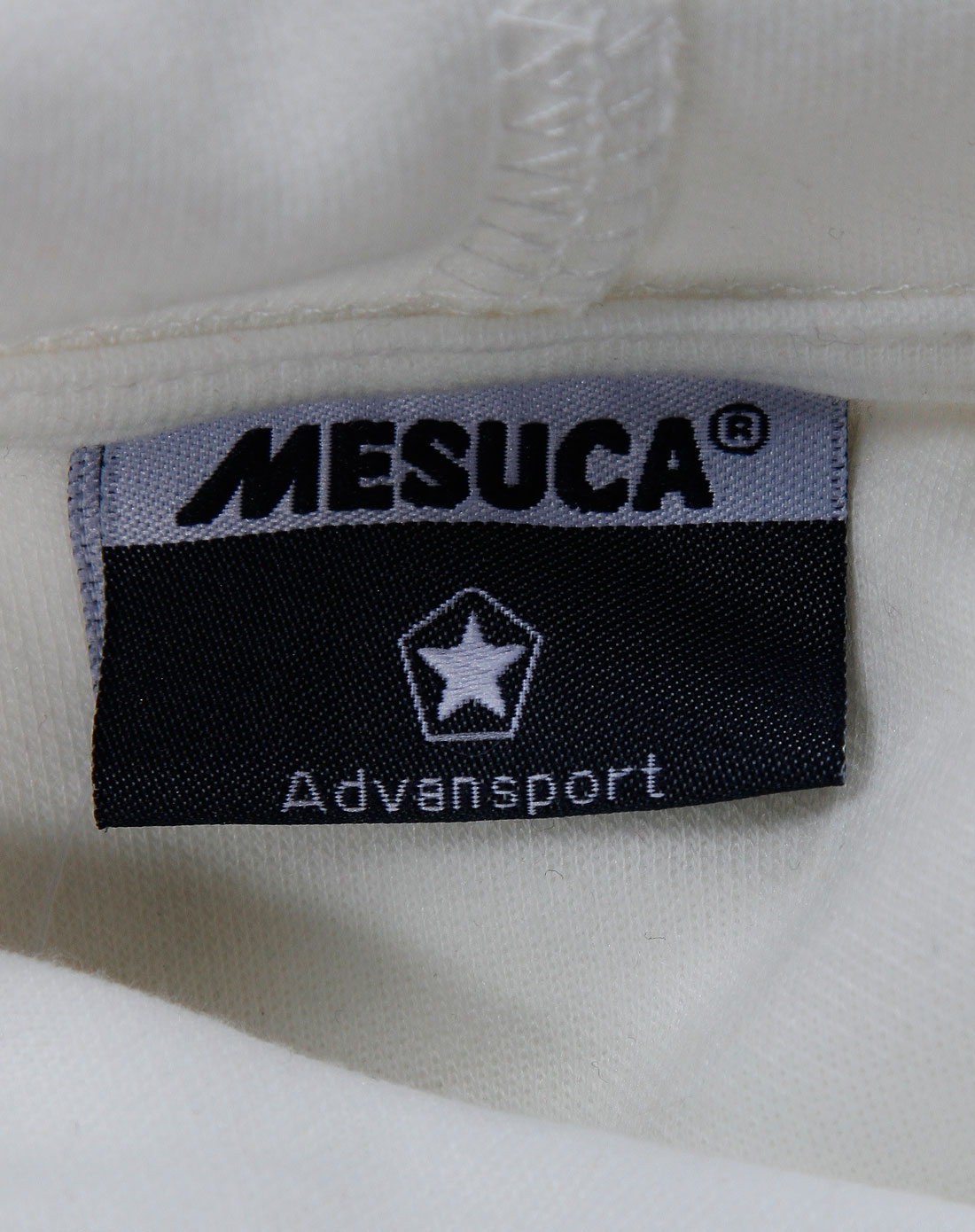 > 麦斯卡mesuca 女款白色带帽卫衣