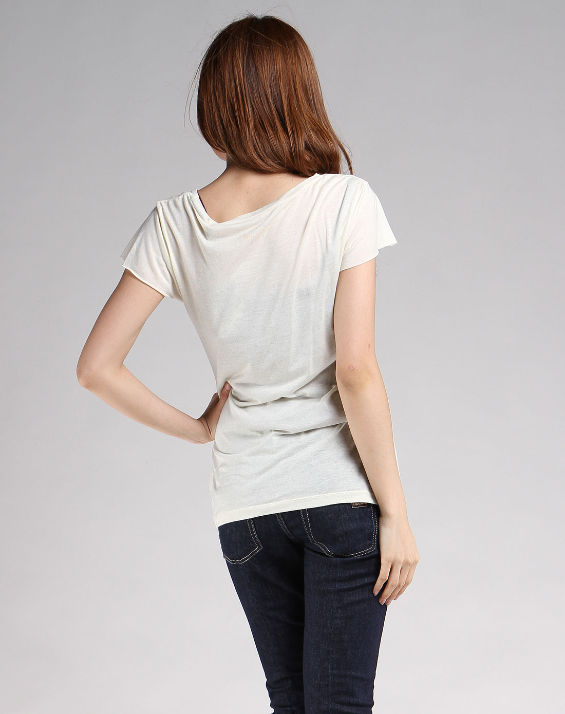 azone女装专场米色印花休闲短袖t恤