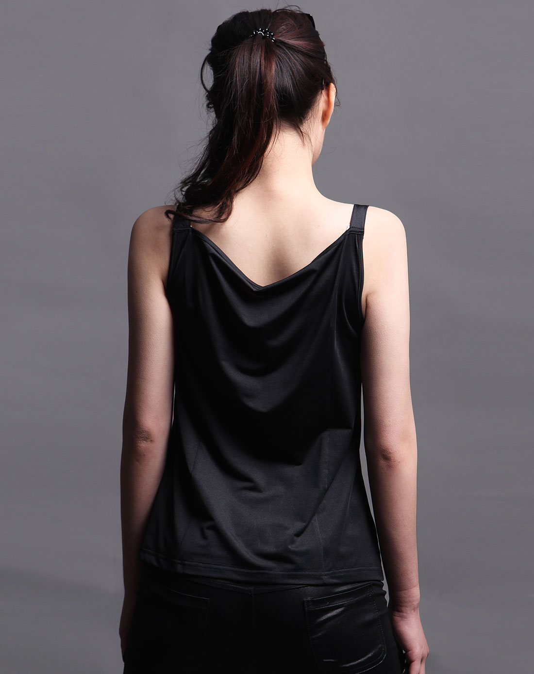 薇薇安vivian女装专场黑色优雅百搭吊带衫