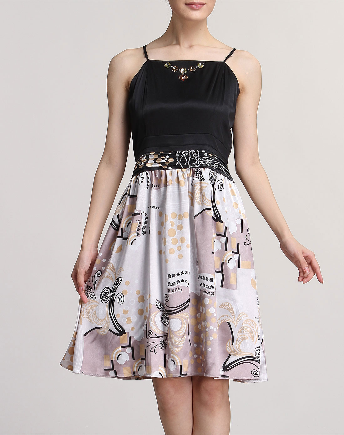 应大yingdak女装专场女款米白连衣裙