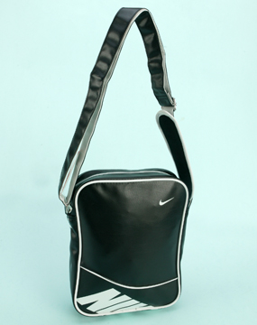 剩余时间:0 天 0 小时 0 分 0 秒 商品描述: 背带使用nike air技术