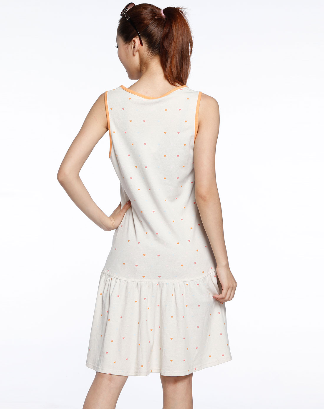 法国鳄鱼lacoste女款米白色心形图案无袖连衣裙