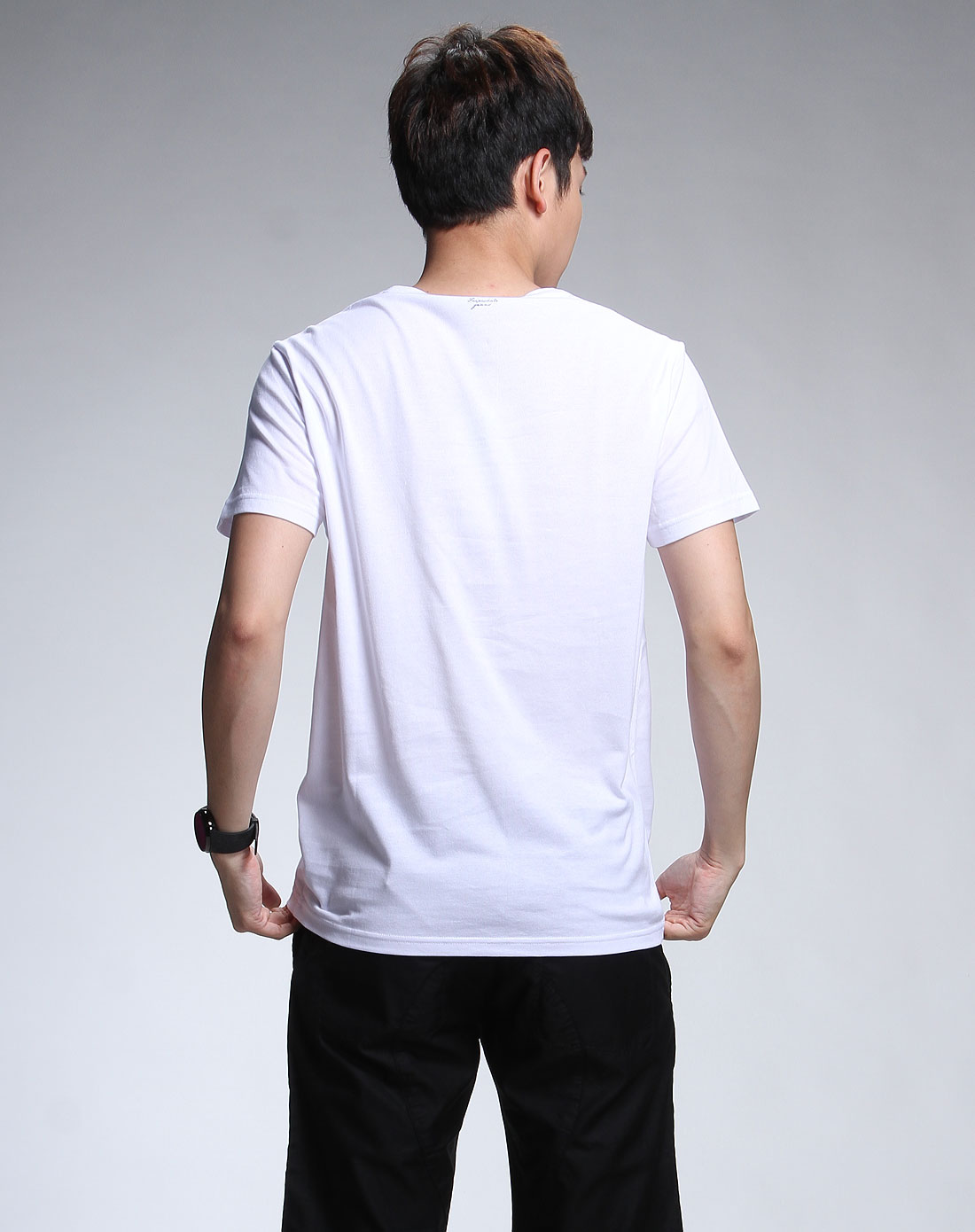 漂白色圆领短袖t恤