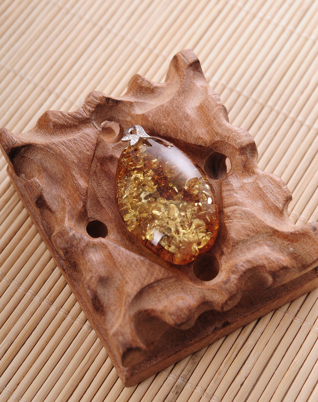 kmonado琥珀专场-黄褐色浅晶花珀原石(附鉴定证书)