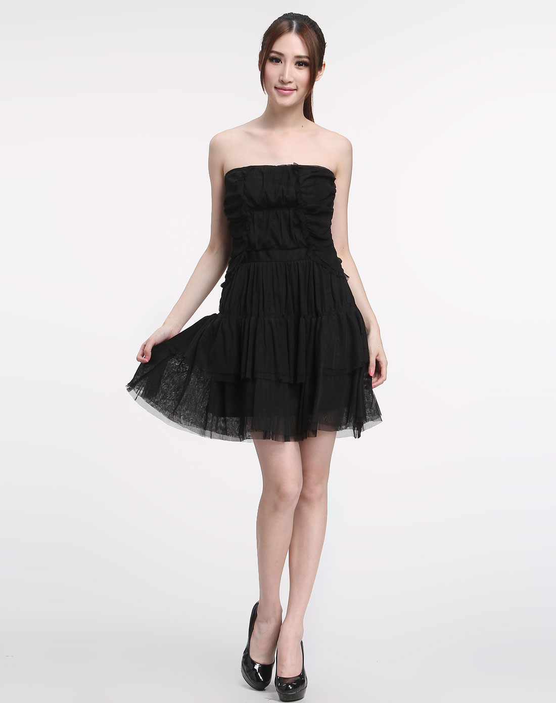 黑色时尚优雅抹胸连衣裙