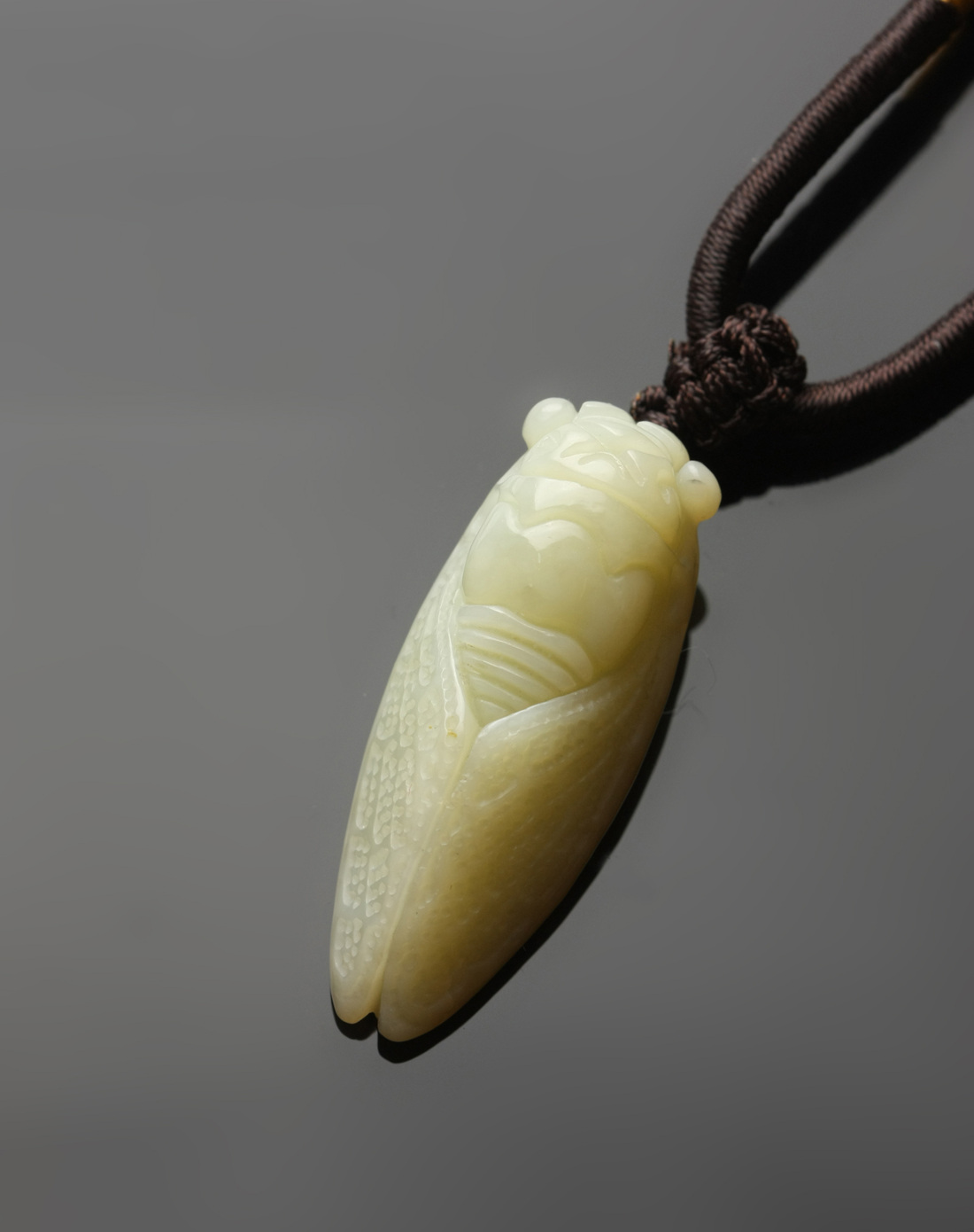 王廷珠宝 / 中性青白和田玉蝉吊坠(附证书)
