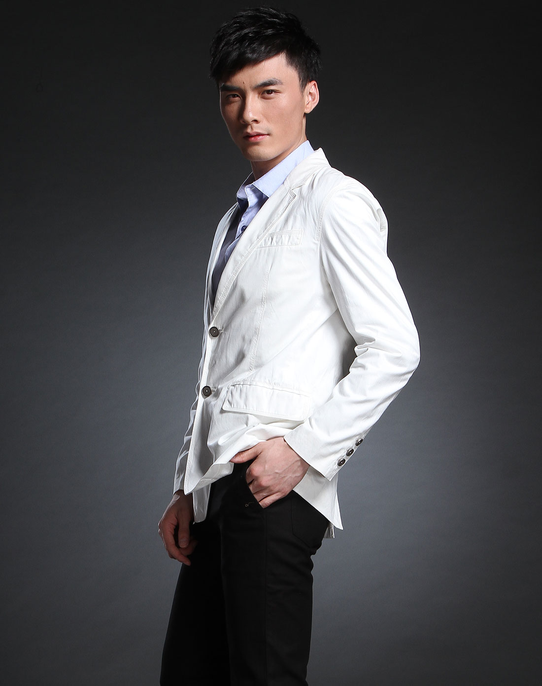 男款白色休闲长袖西服