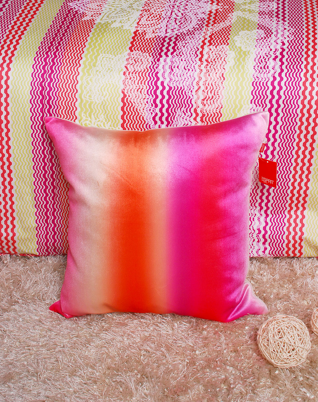 esprit渐变粉帕莱斯靠垫