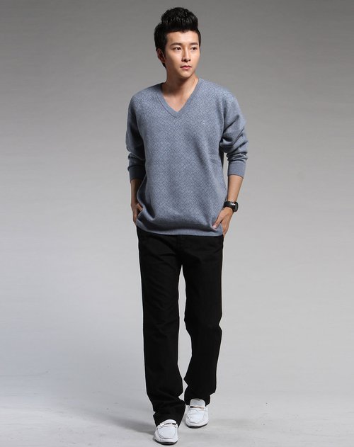 梦特娇montagut贵重专场男款灰蓝色v领格纹长袖针织衫