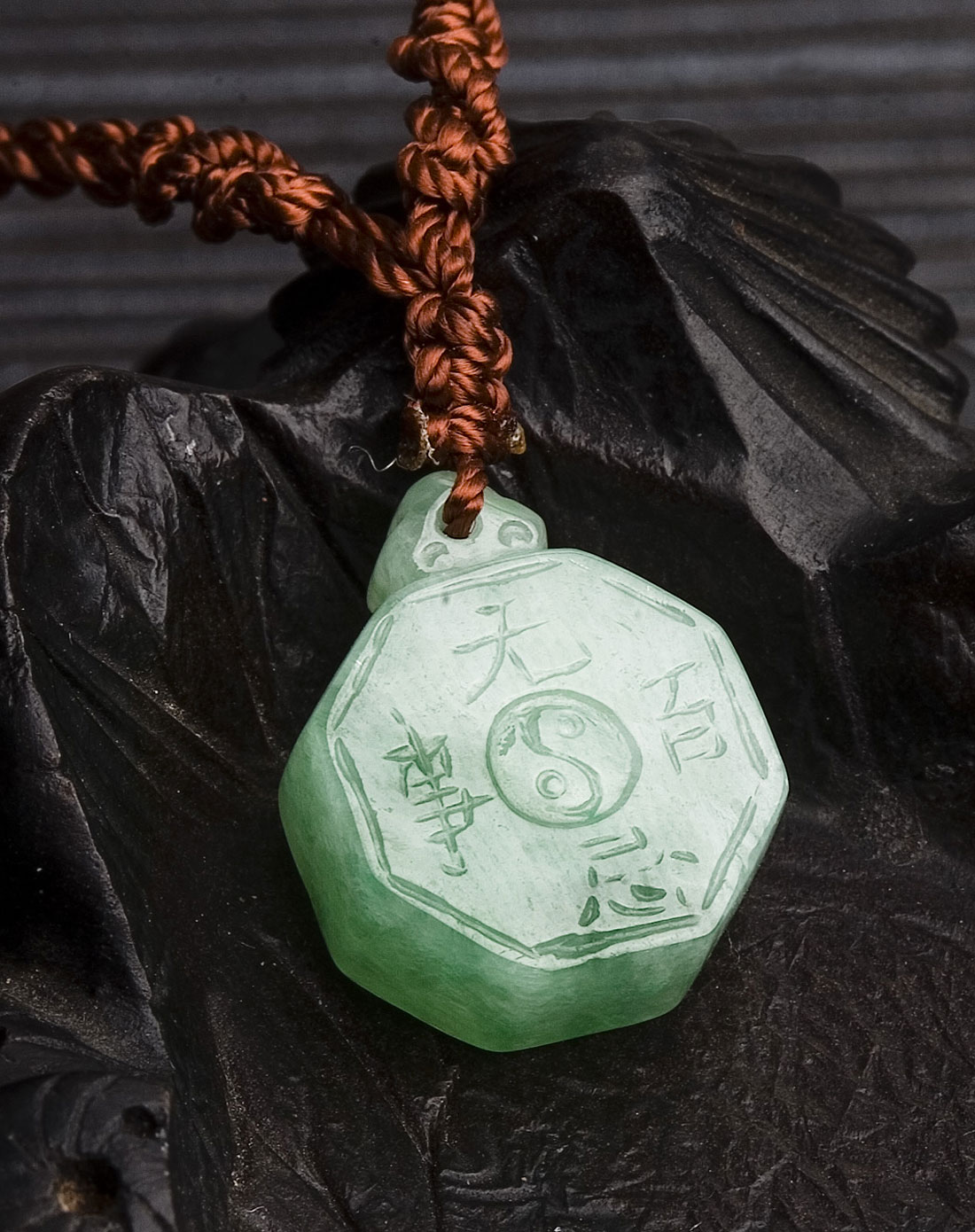 仙蒂瑞拉 / 天然a货翡翠正绿吊坠(八卦)附鉴定证书赠绳
