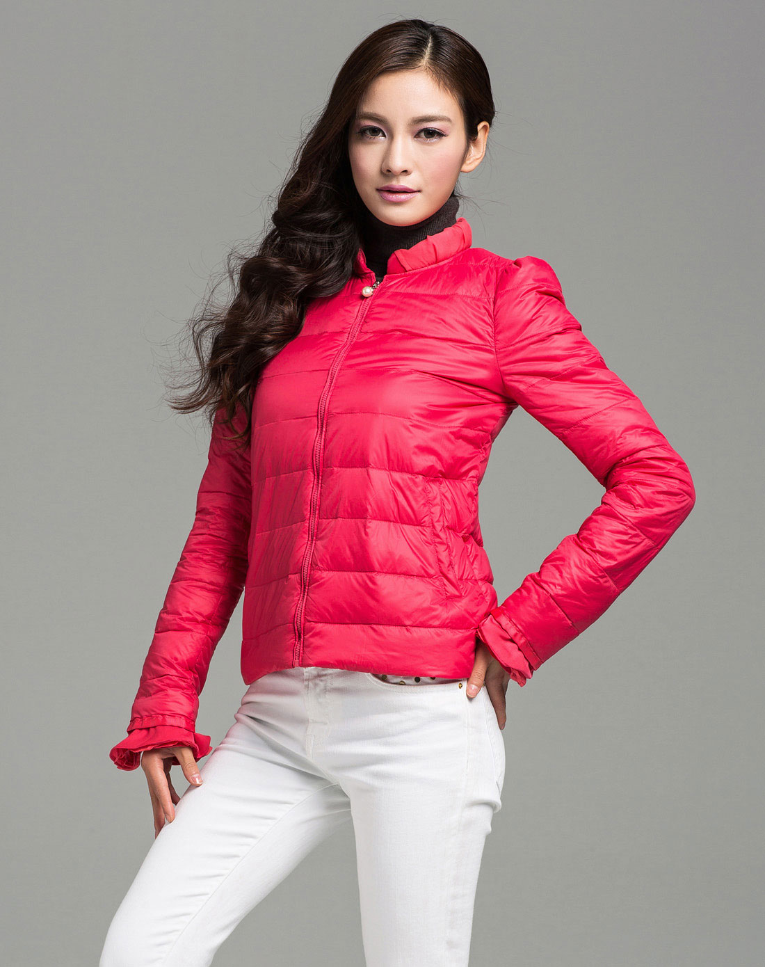 玫红色时尚长袖羽绒服