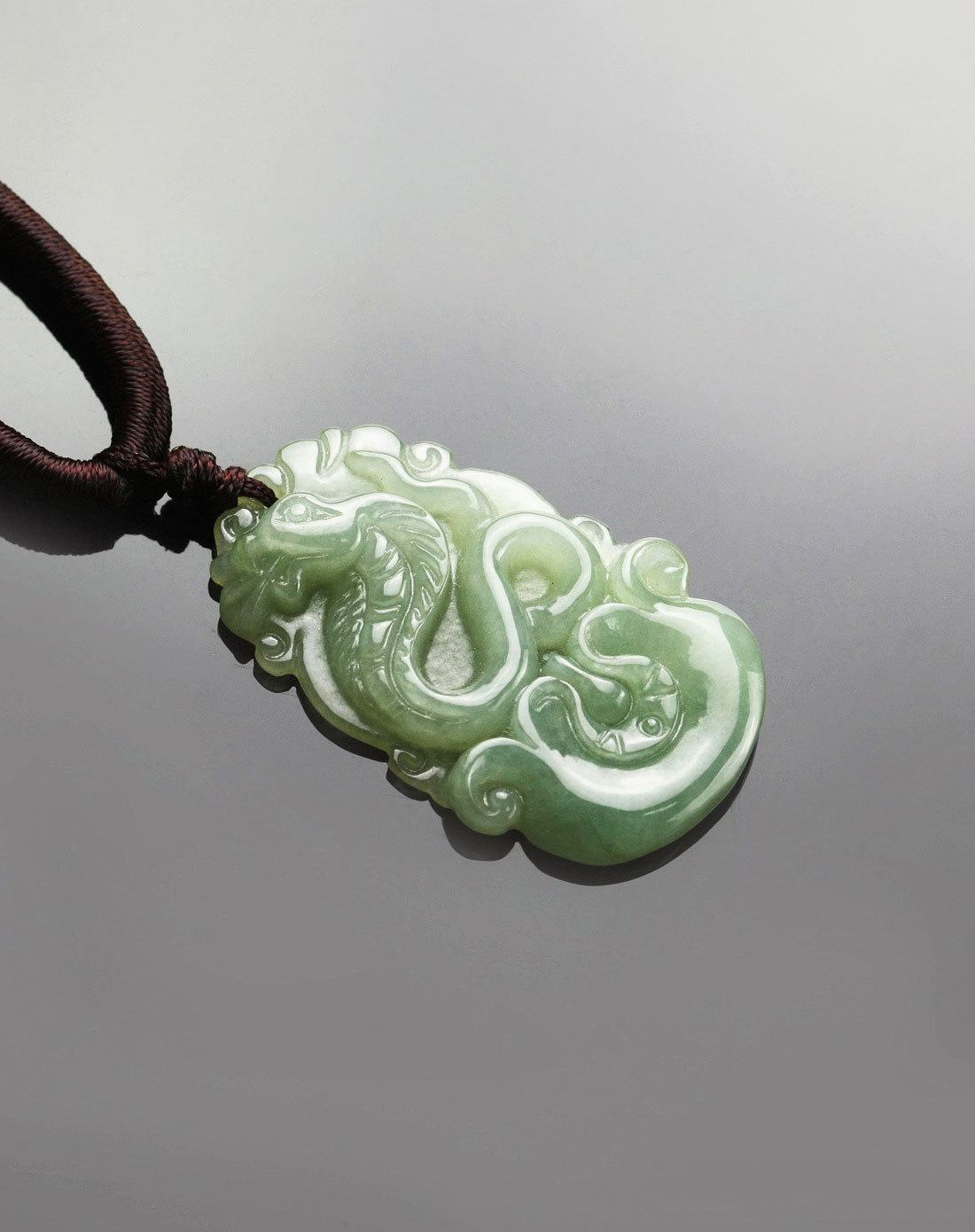 王廷珠宝waltraud jewelry浅绿翡翠a货生肖蛇吊坠(附证书)wtc1210317a