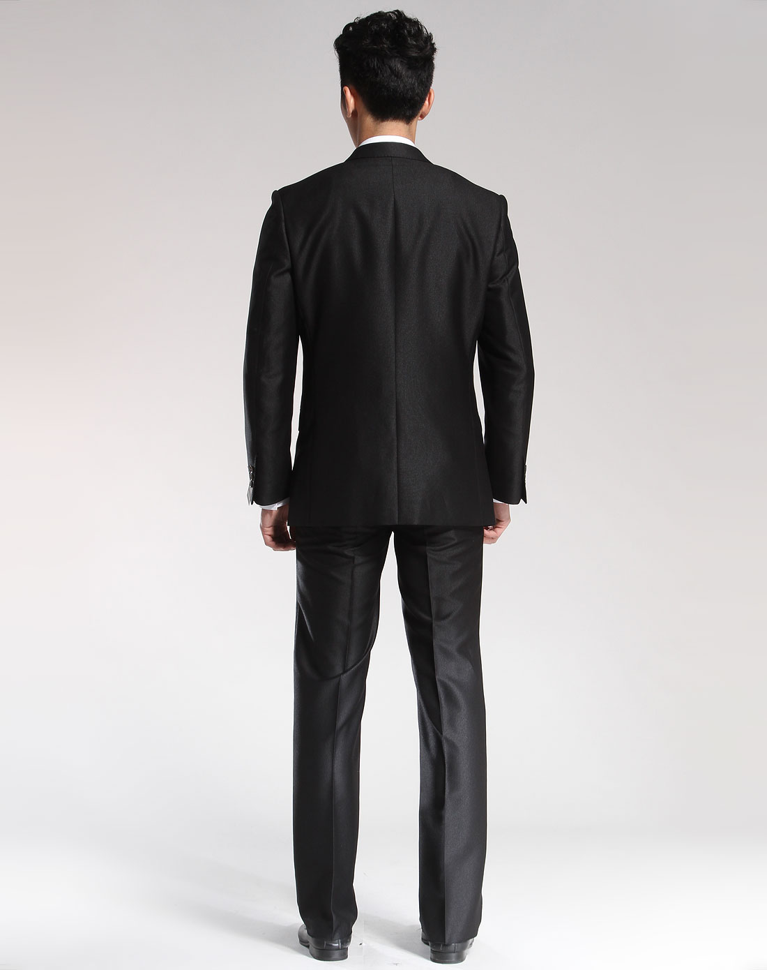 亮黑色暗纹长袖西服套装