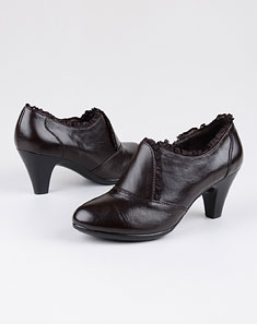 [ 卡斯诺 ] 黑色牛皮甜美蕾丝边粗跟祼靴