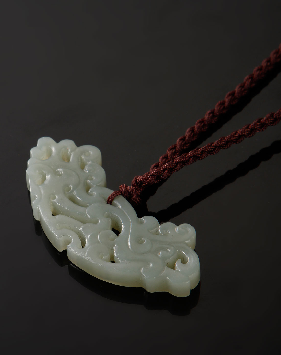 宝玉石专场-浅灰绿色青白玉龙挂件项链