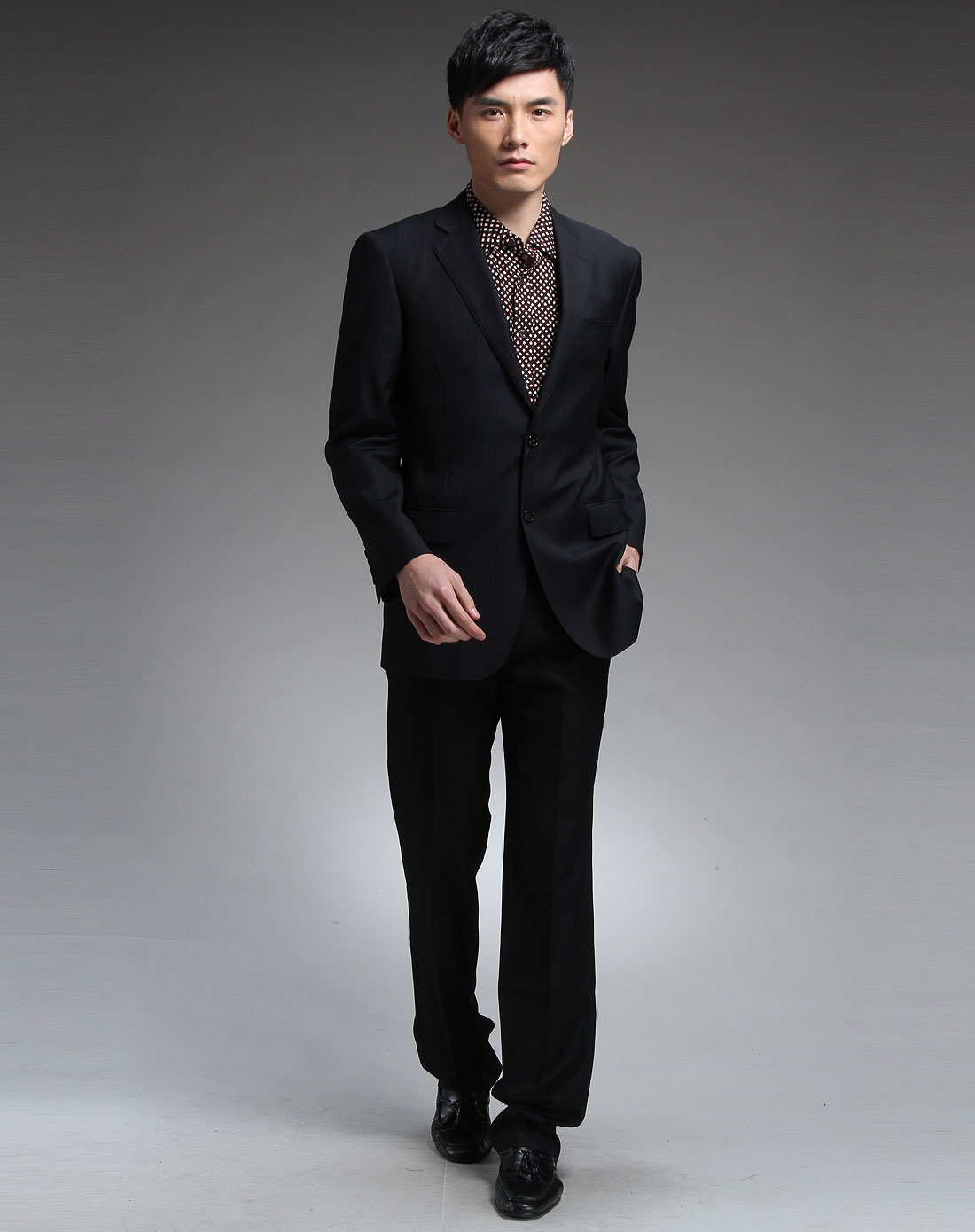 蓝色长袖商务西服